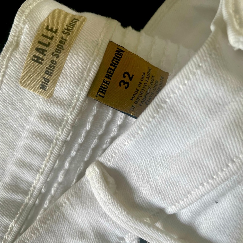 True Religion “Halle” Mid Rise Super Skinny Size 32